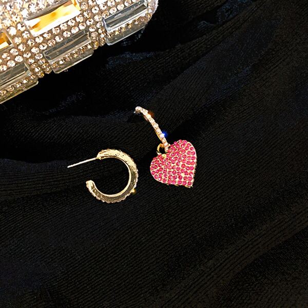 

1pair Rhinestone Engraved Heart Design Mismatched Earrings, Multicolor