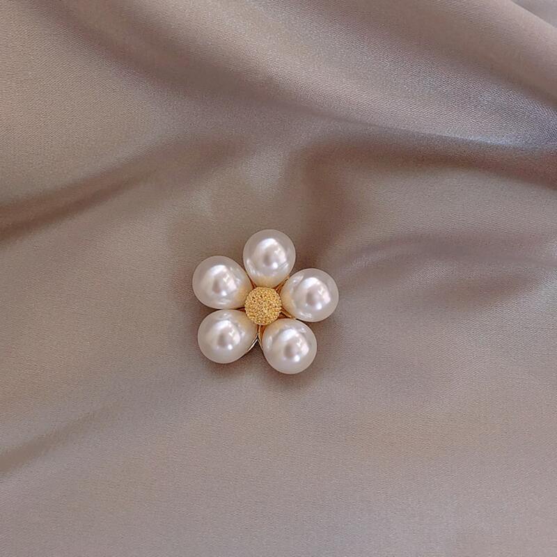 

1pc Faux Pearl Beaded Flower Shaped Brooch, White