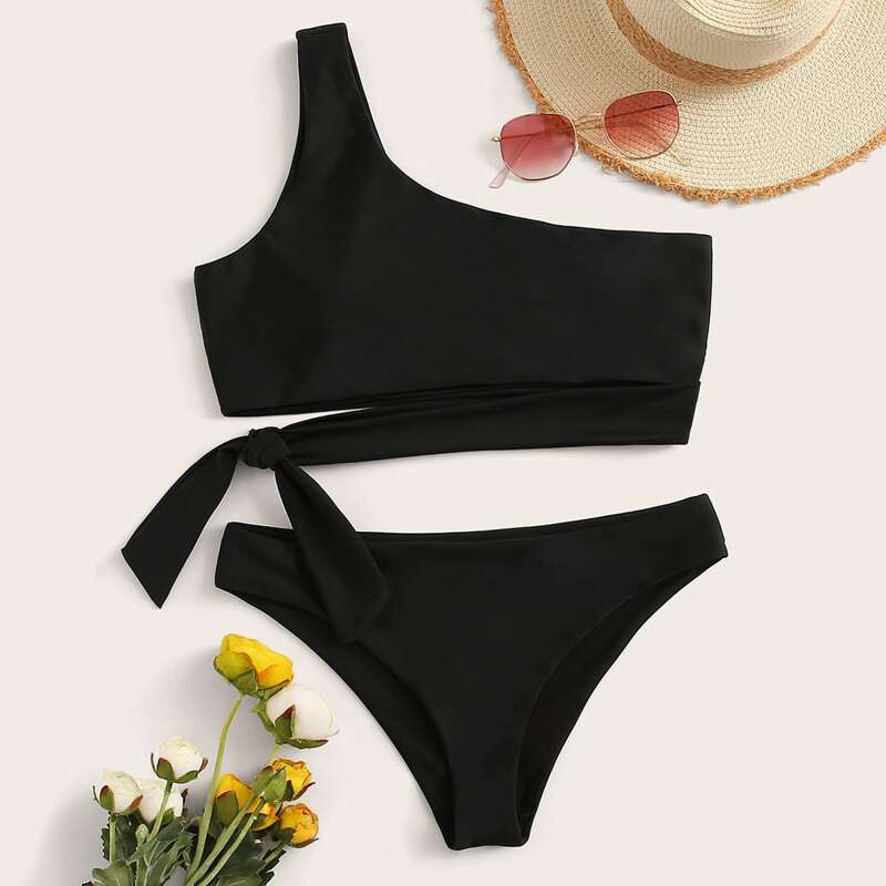 

Black One Shoulder Knot Bikini Swimsuit
