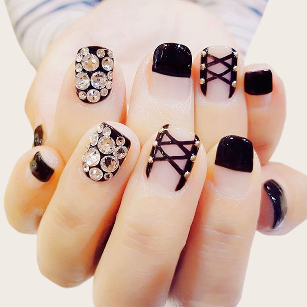 

24pcs Rhinestone Engraved Fake Nails, Multicolor