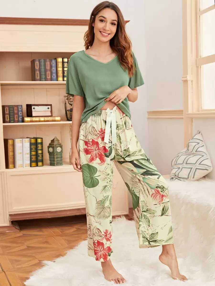 V-neck Tee & Bow Plants Print Trousers PJ Set - Multicolor - View 1