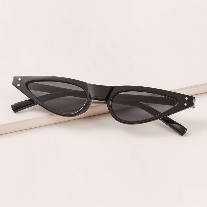 

Rivet Decor Cat Eye Sunglasses With Case, Black
