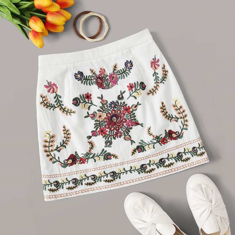 

Floral Embroidery Skirt, White