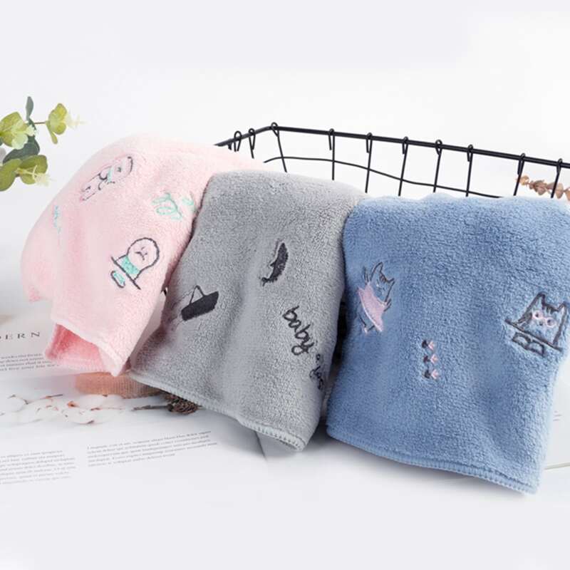 

1pc Cartoon Graphic Embroidery Towel, Multicolor