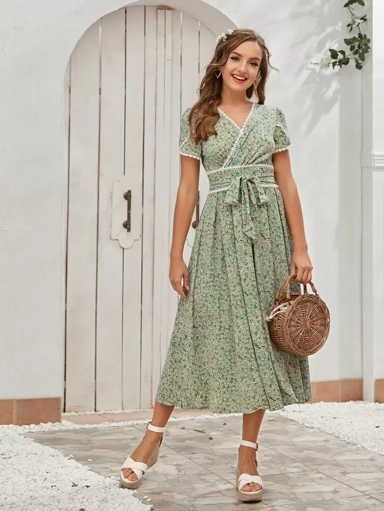 Grön Omgiven Blommig Boho Klänningar | SHEIN SE Grön Omgiven Blommig Boho Klänningar | SHEIN SE