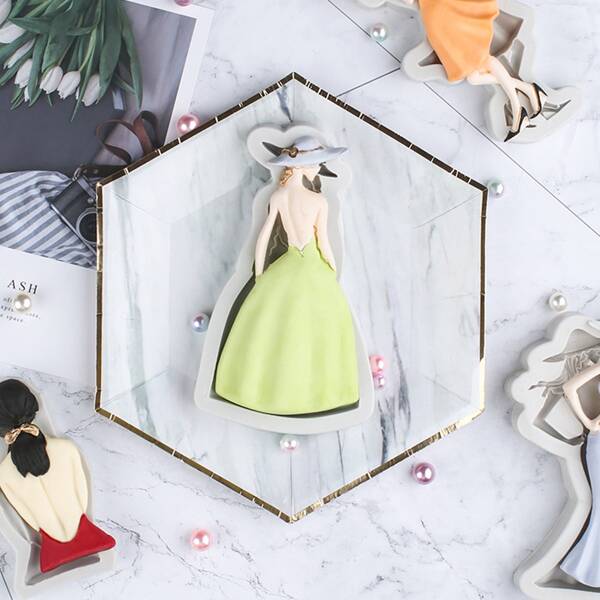 

1pc Beautiful Figure Silicone Chocolate Mold