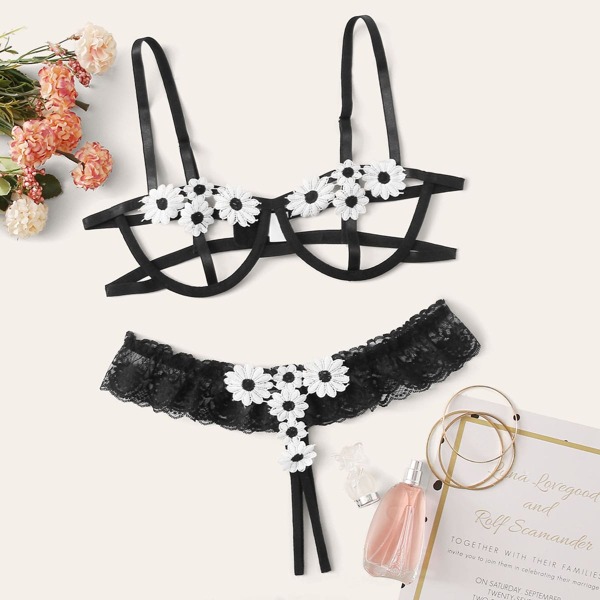 

Flower Appliques Underwire Lingerie Set, Black