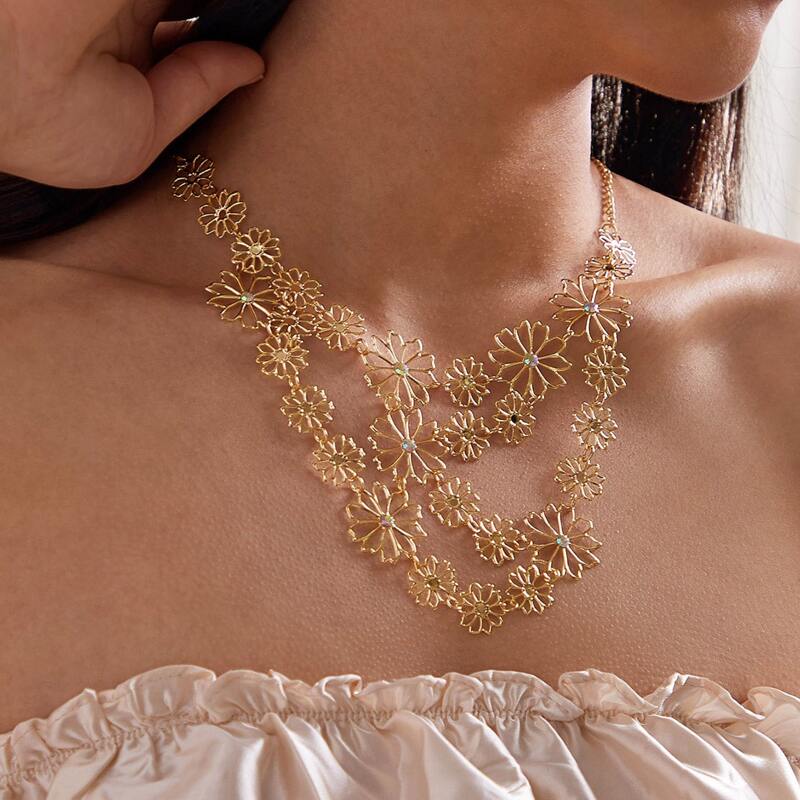 1pc Hollow Out Floral Decor Necklace, Gold