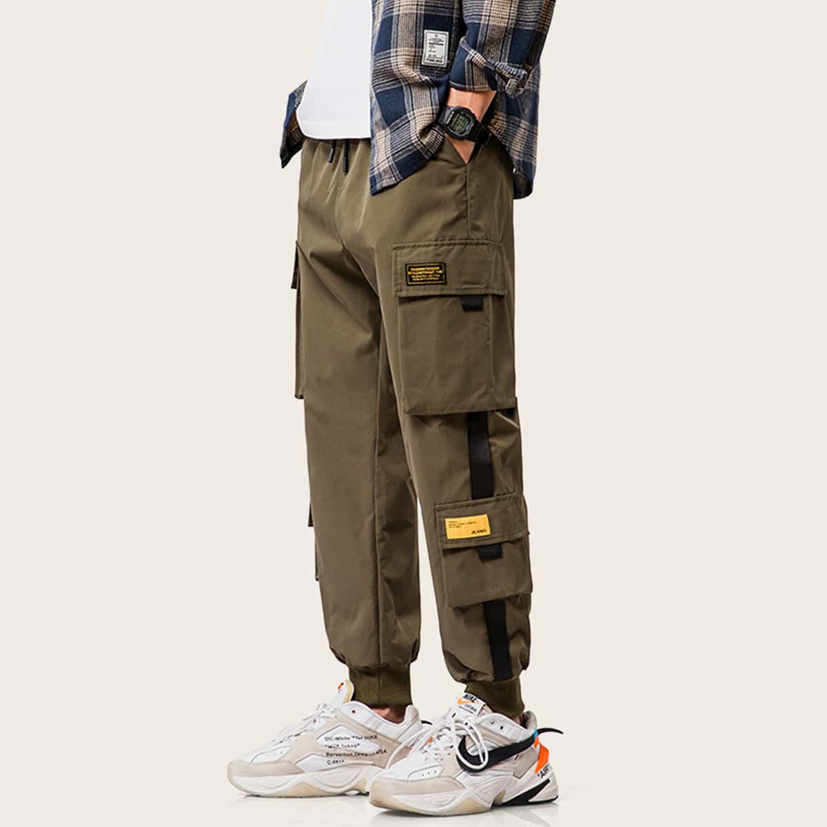 

Guys Letter Patched Flap Pocket Cargo Pants, Brown
