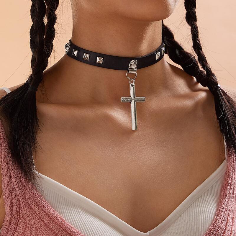 

1pc Studded Decor Cross Charm PU Choker, Black