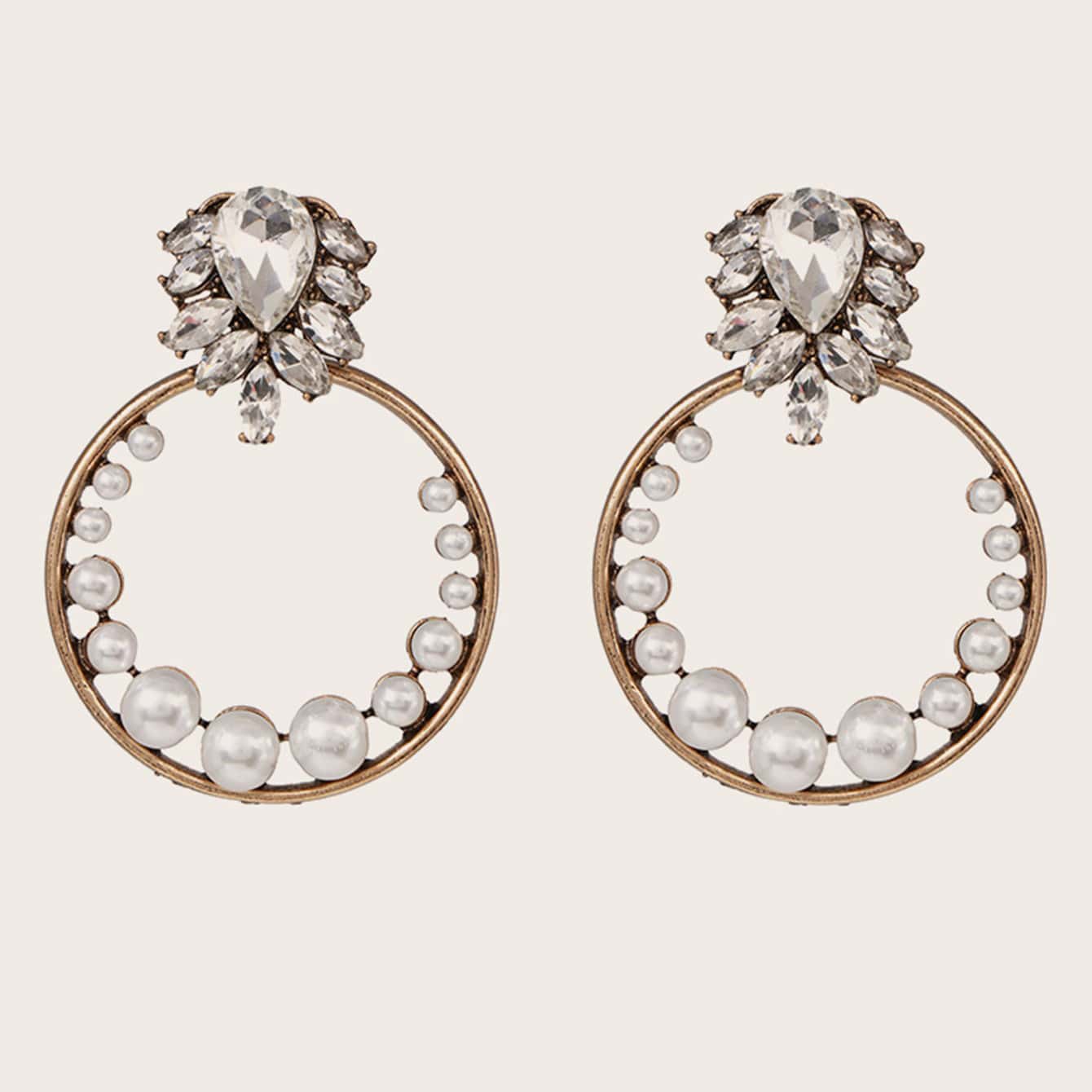 

1pair Gemstone Engraved Pearl Decor Round Drop Earrings, White