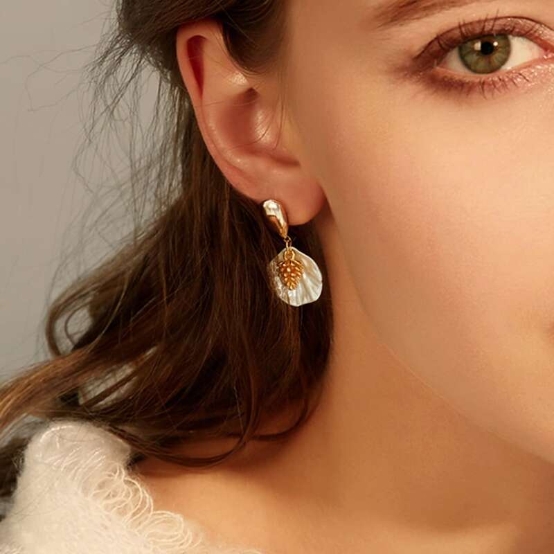 

1pair Shell Decor Drop Earrings, Multicolor