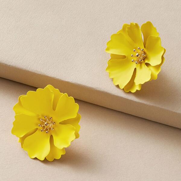 

1pair Flower Design Stud Earrings, Yellow