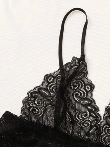 SHEIN Floral Lace Bralet With Striped Shorts - Black and White - View 4