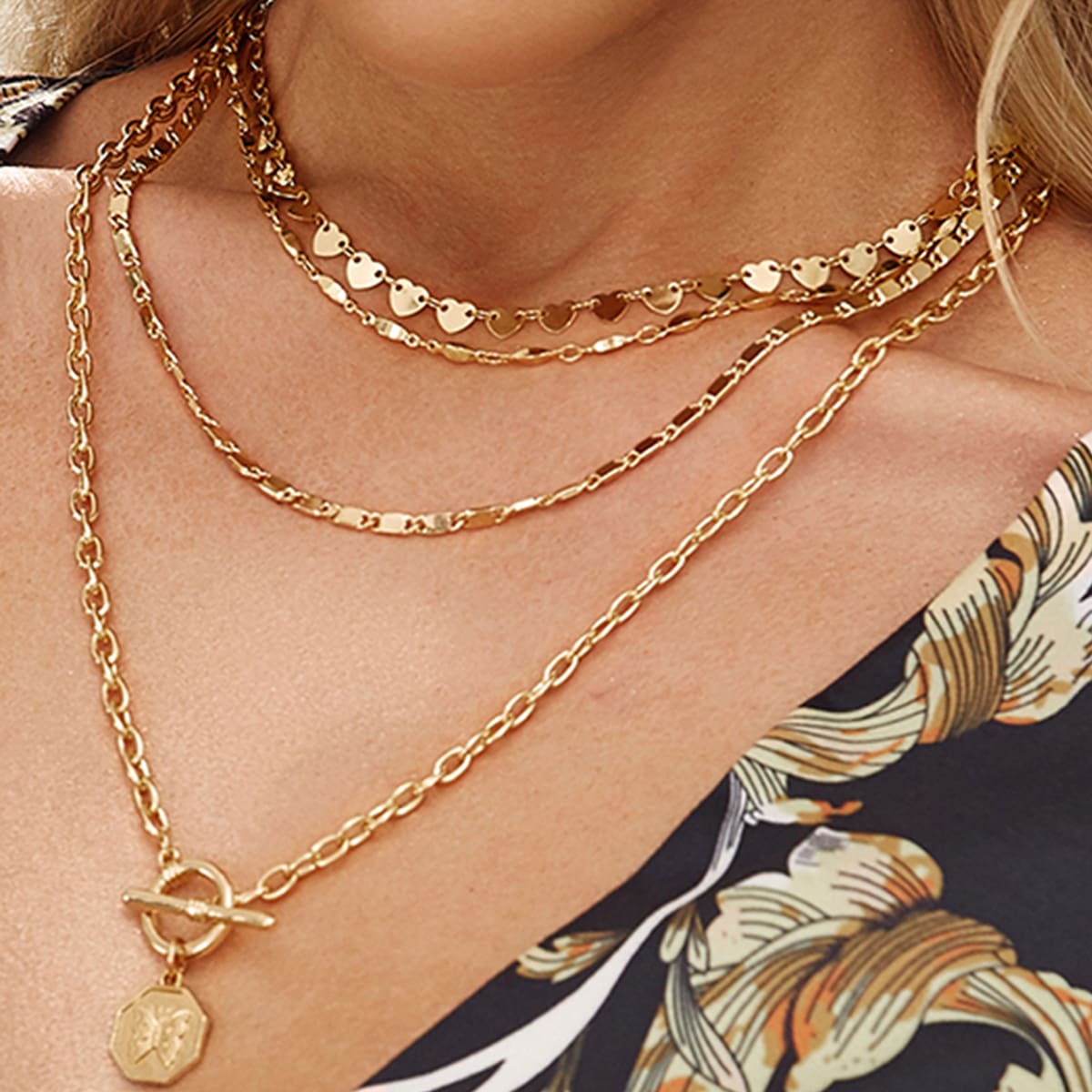 

1pc Polygon & Heart Charm Layered Necklace, Gold