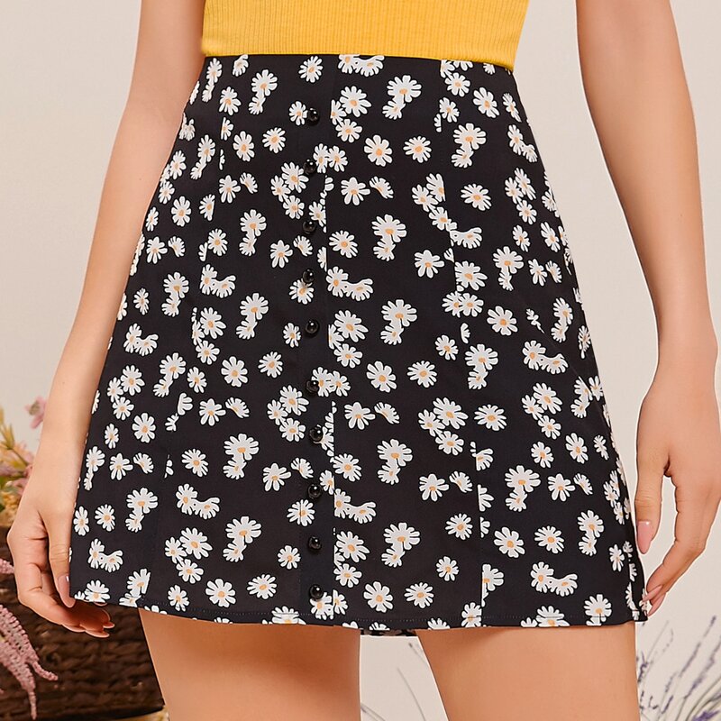 

Buttoned Front Daisy Floral Skirt, Black and white