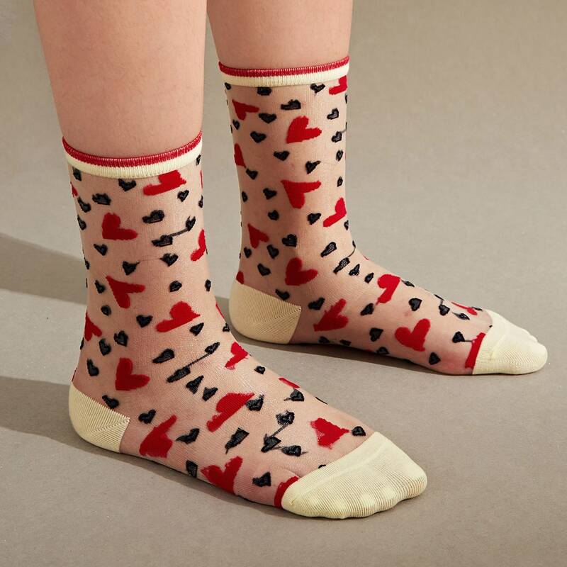 

1pair Color Block Heart Pattern Mesh Socks, Multicolor