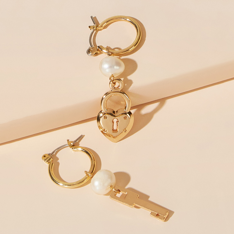 

1pair Key & Lock Hoop Earrings, Gold