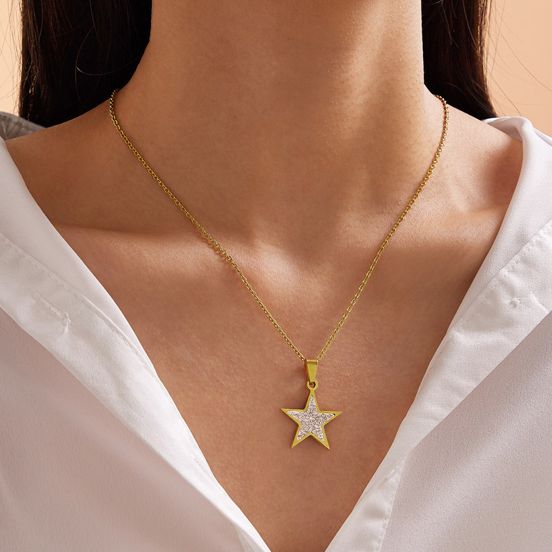 

1pc Rhinestone Engraved Star Charm Necklace, Gold