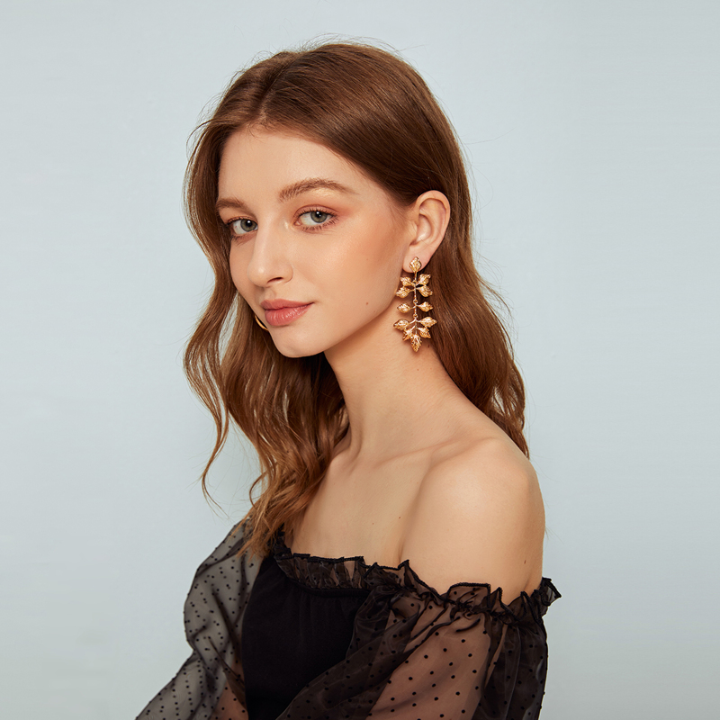 

1pair Leaf Design Drop Earrings, Gold