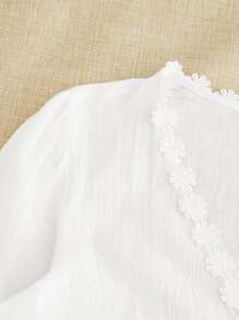 Camisa corta con botón delantero ribete con encaje floral - Blanco - Ver 4