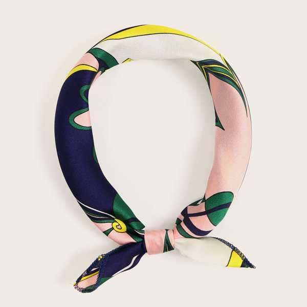

Floral Pattern Bandana, Multicolor
