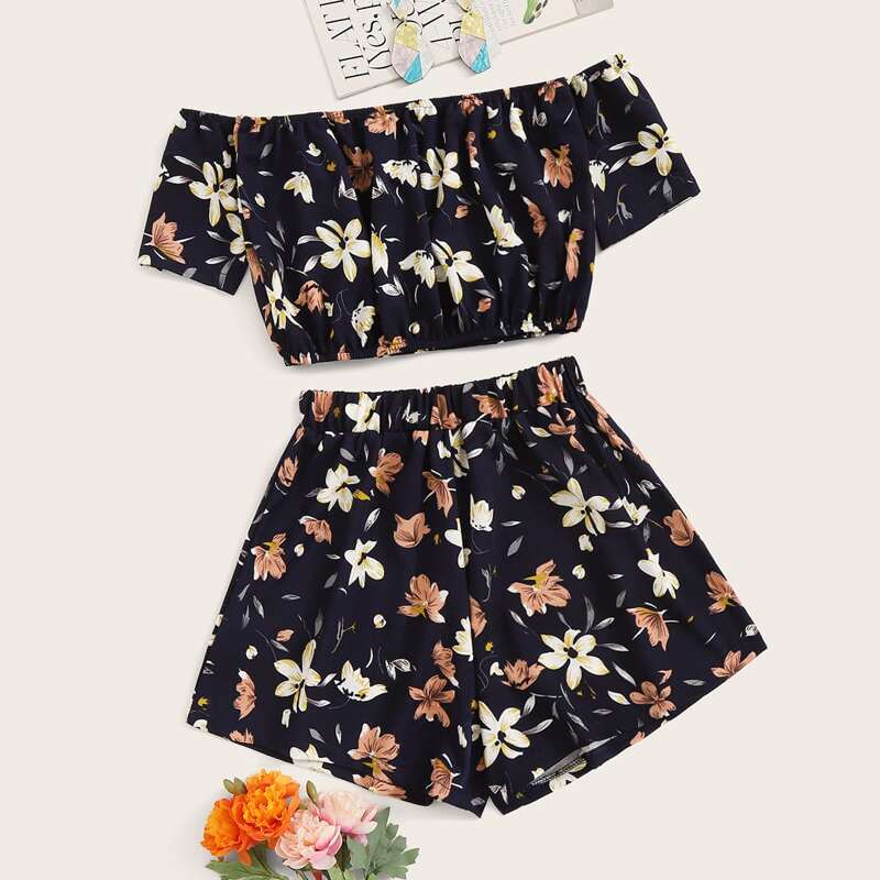 

Off The Shoulder Floral Crop Top & Shorts, Navy blue