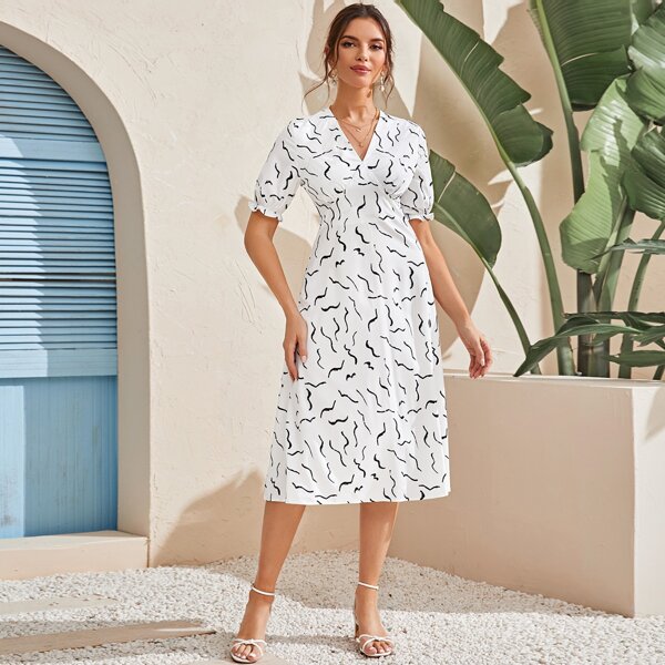 

Расклешенное платье с высокой талией и графическим принтом, Белый