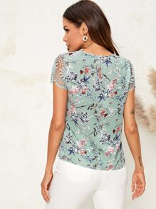 SHEIN Clasi Keyhole Neck Lace Sleeve Botanical Print Top - Green - View 2