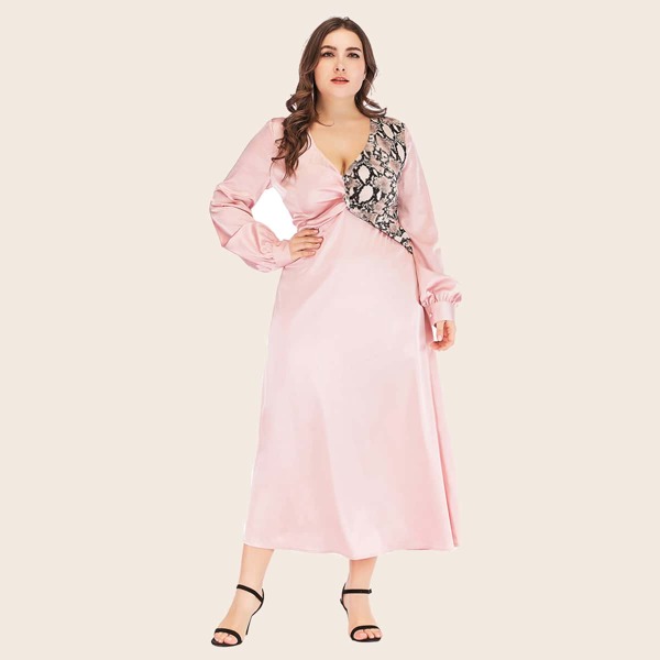 

Платье размера плюс с драпировкой и змеиным узором, Розовые