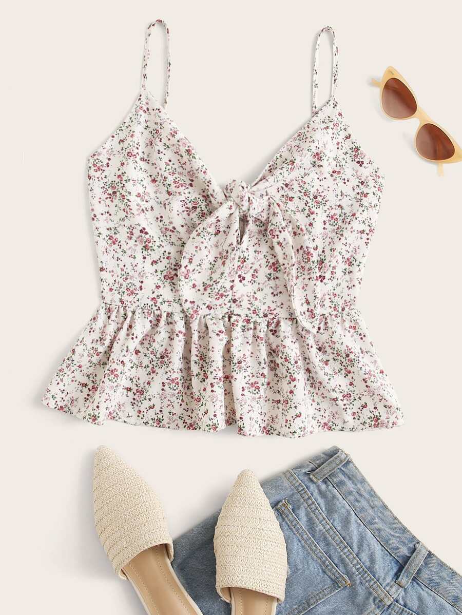 SHEIN 前繫帶後打褶小碎花花卉吊帶荷葉邊下擺上衣 - 彩色 - 查看 1