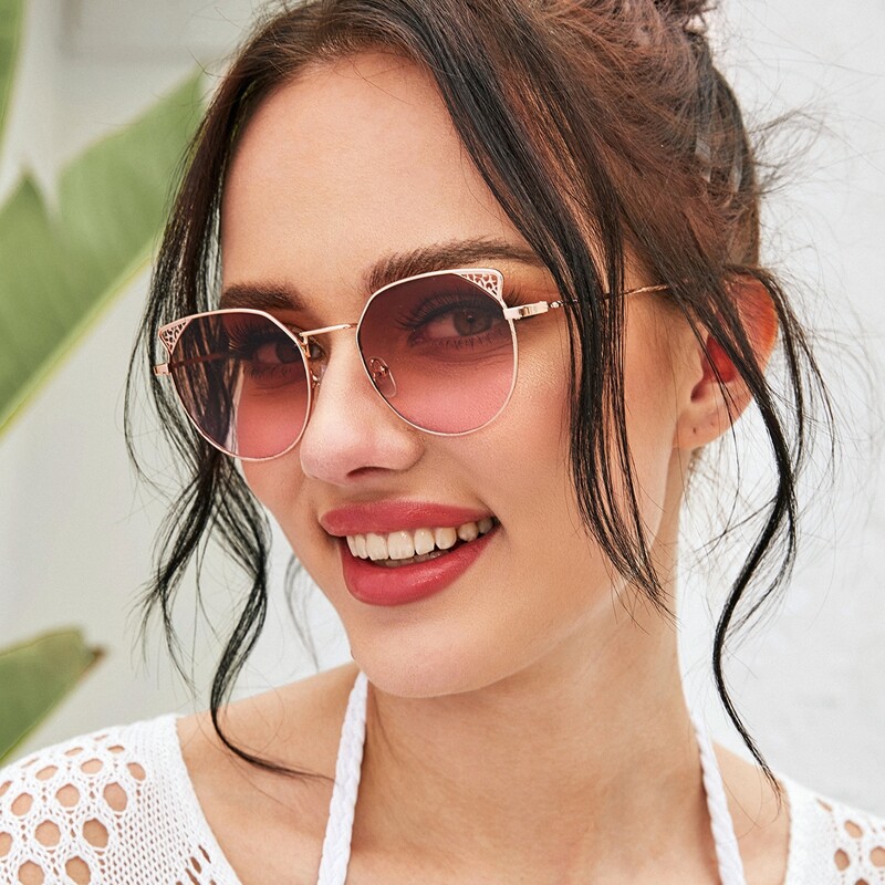 

Hollow Out Detail Metal Frame Sunglasses, Pink