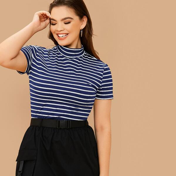 

Топ в полоску с вырезом-стойкой размера плюс, Тёмно-синие
