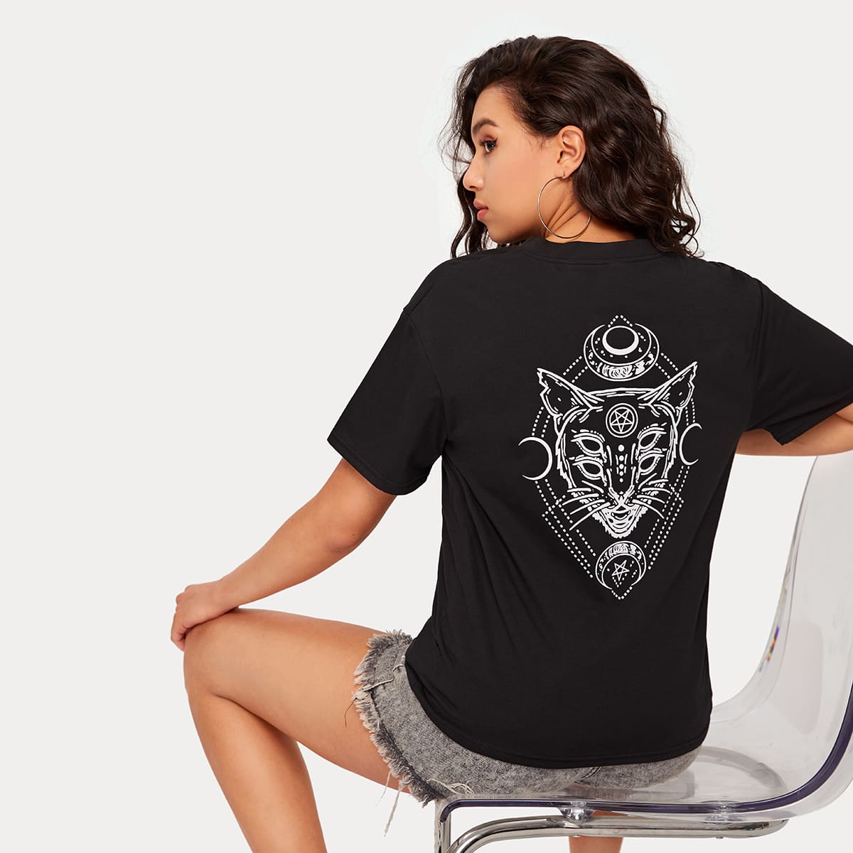 

Cat Graphic Black Tee