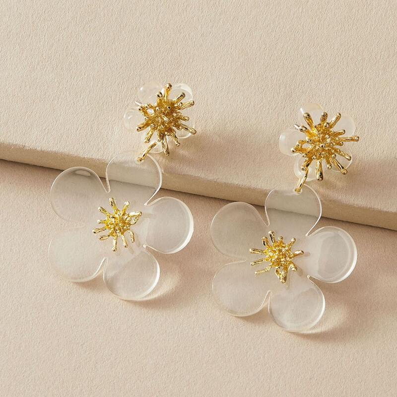 

1pair Clear Flower Drop Earrings