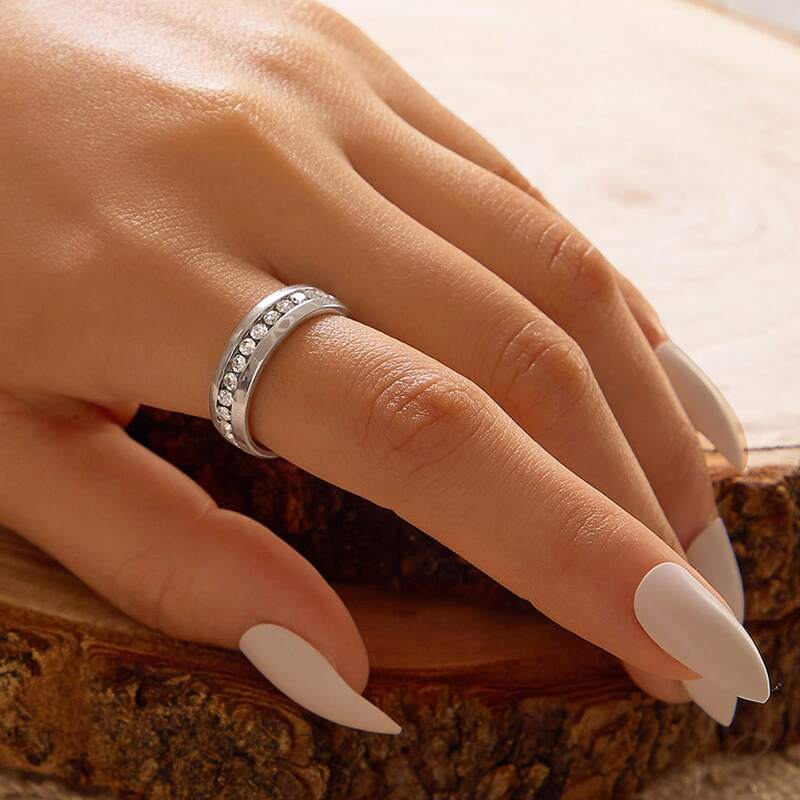 

1pc Rhinestone Engraved Ring, Silver