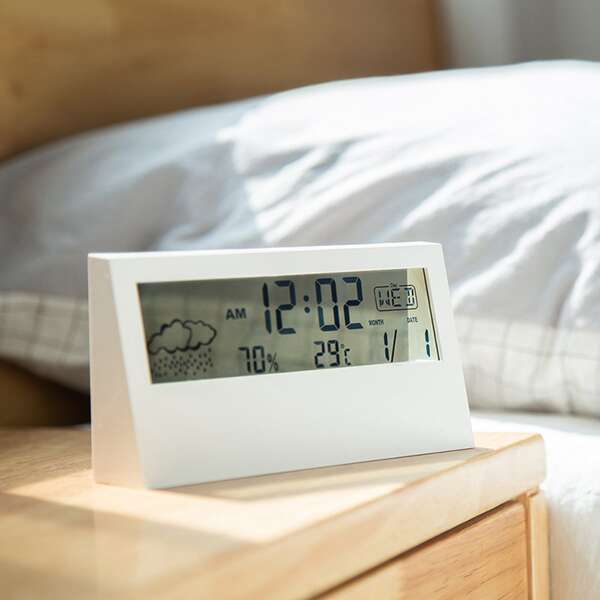

1pc Digital Clock, Black and white
