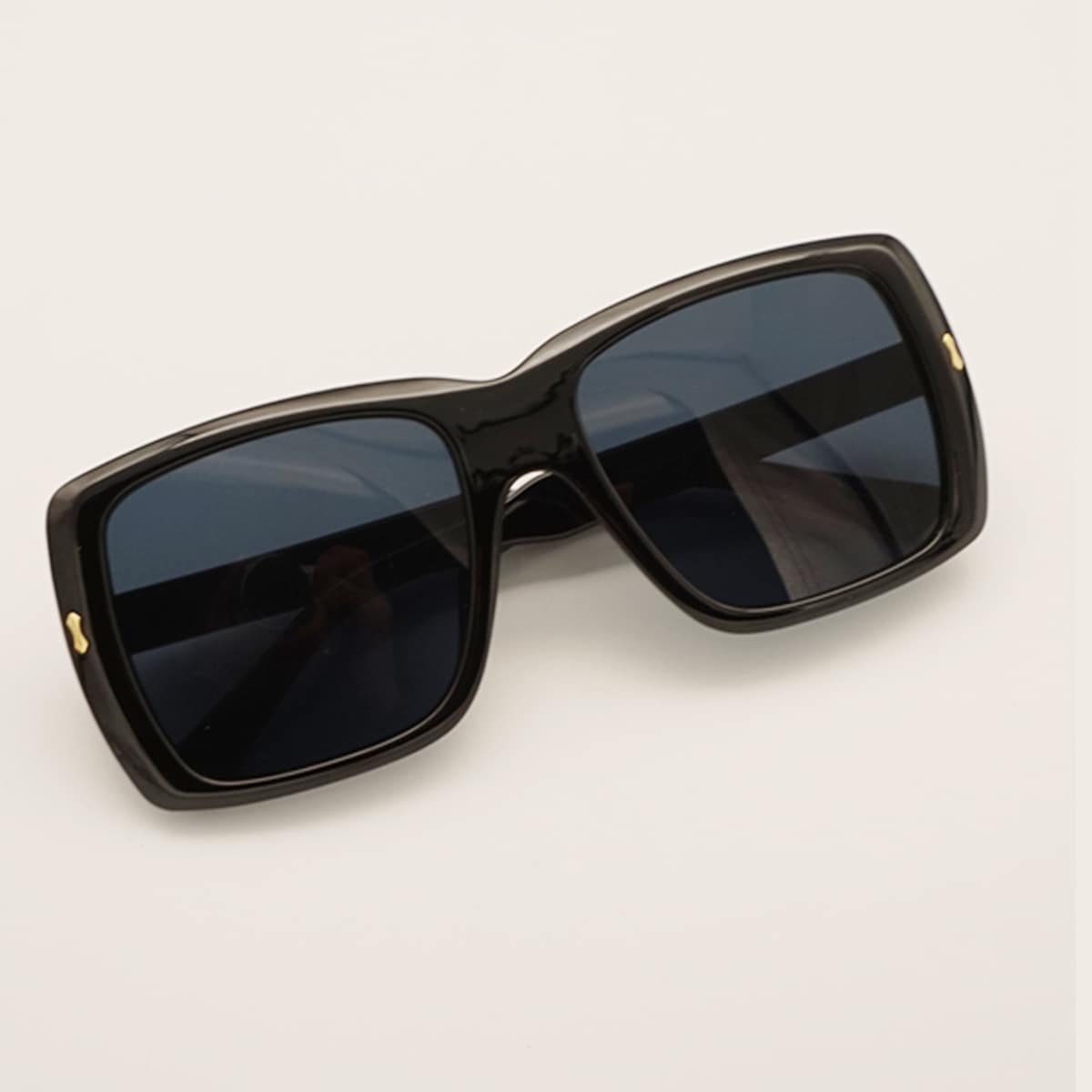 

Square Frame Sunglasses With Case, Black