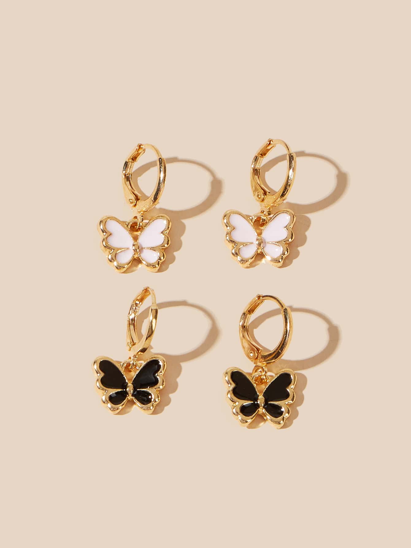 2pairs Butterfly Hoop Earrings ROMWE