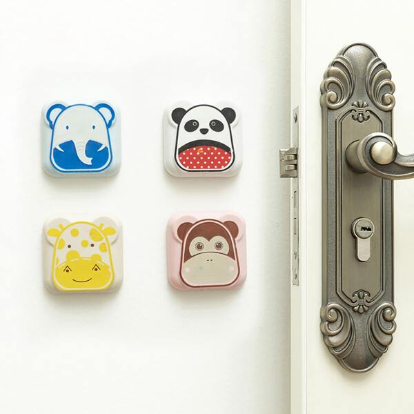 

2pcs Cartoon Print Random Door Back Crash Pad