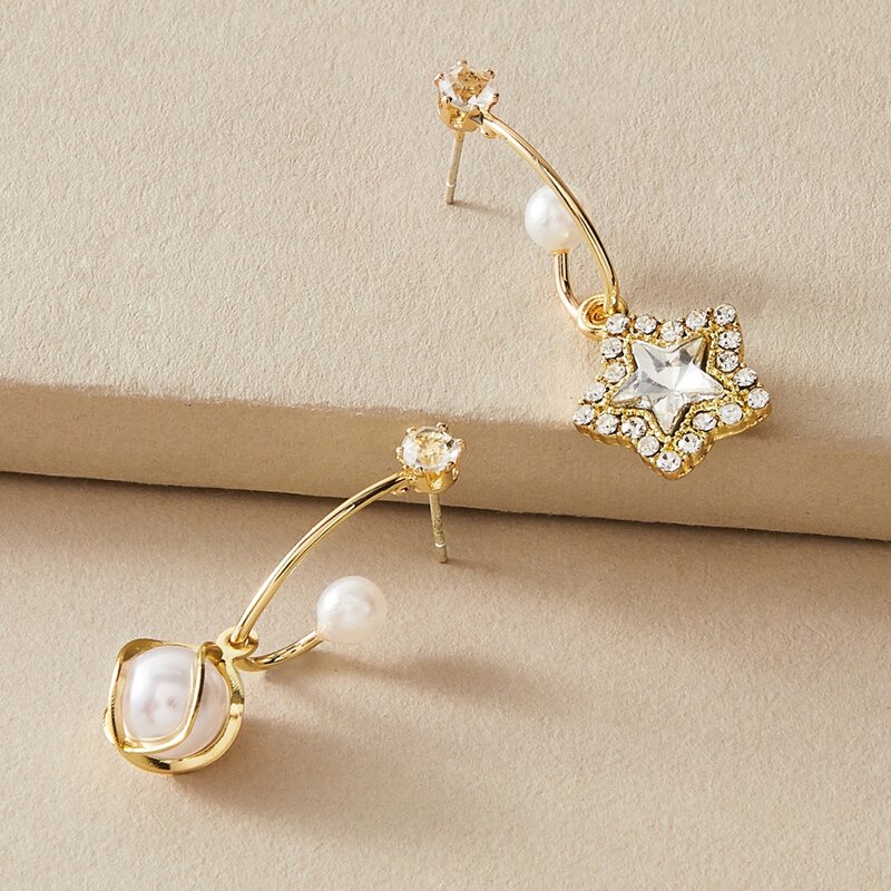 

1pair Rhinestone Engraved Pearl Decor Star Drop Earrings, White