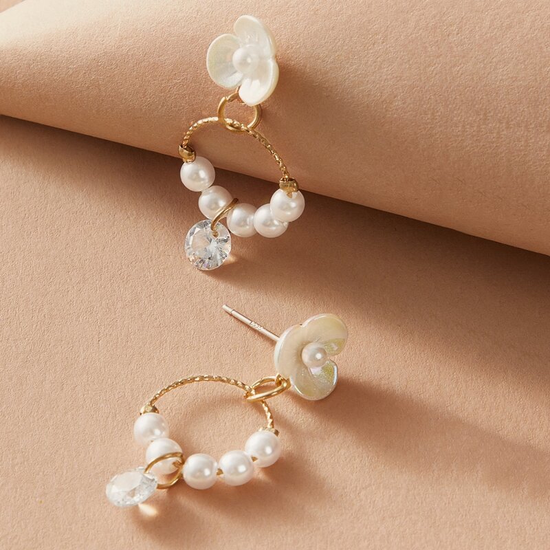 

1pair Faux Pearl Beaded Flower Decor Hoop Drop Earrings, White