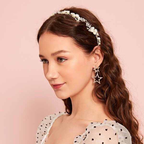 

Rhinestone Detail Flower Hair Accessory, Silver