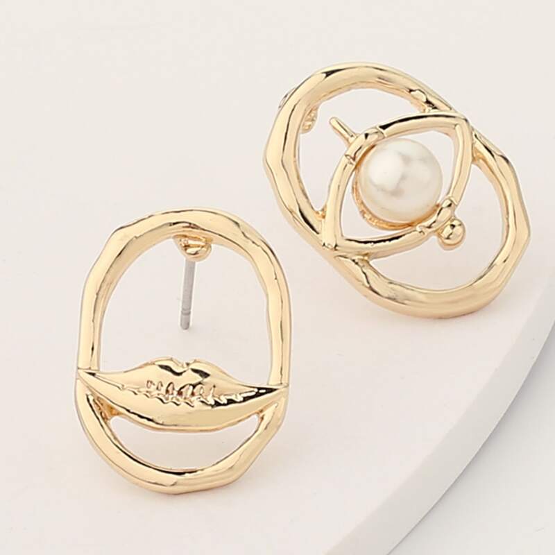 

1pair Hollow Out Eye Design Stud Earrings, Gold