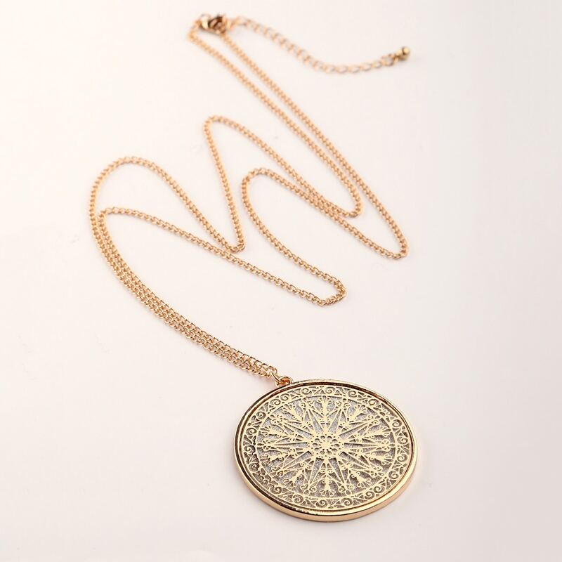 

1pc Round Charm Necklace, Gold