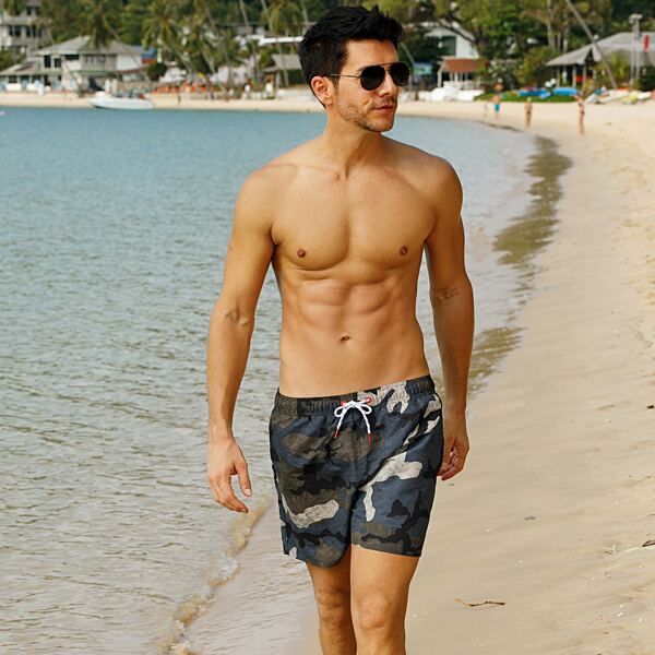 

Men Camo Print Drawstring Waist Swim Trunks, Multicolor