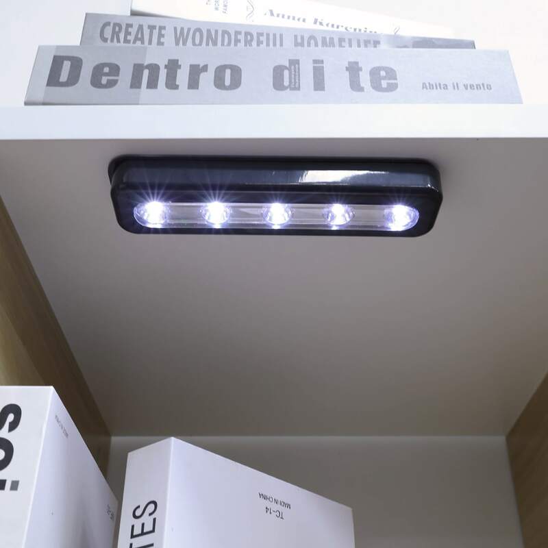 

1pc Wall Mounted Lamp, Black and white