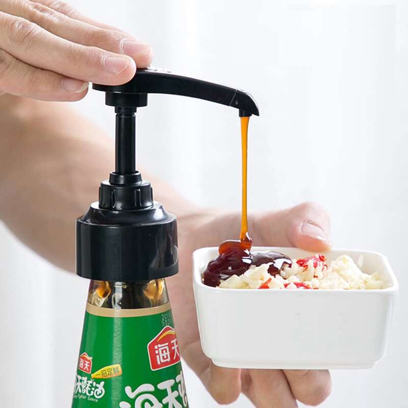 

1pc Seasoning Sauce Bottle Press Mouth, Black and white