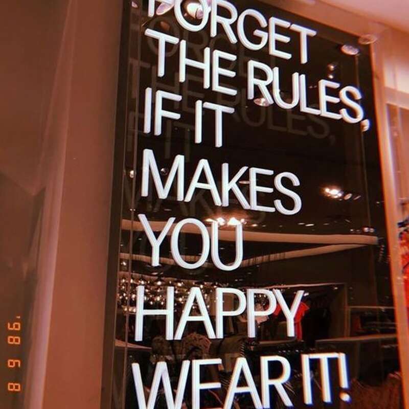

Slogan Graphic Wall Sticker