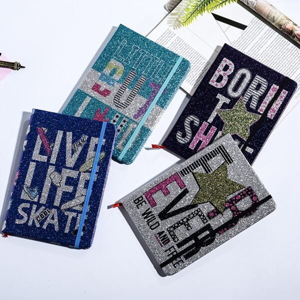 

Тетрадь с мультяшным принтом и блестящей обложкой 1шт